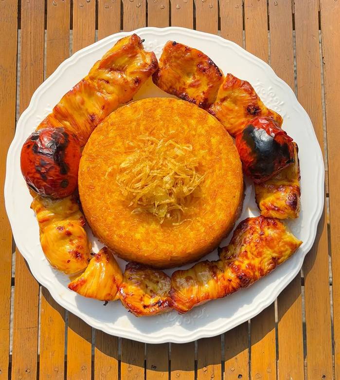 ته چین جوجه کباب دو سیخ